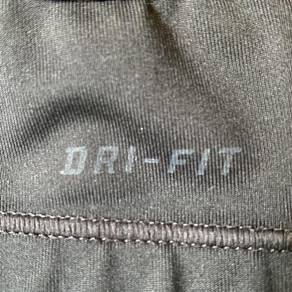 NIKE - Picture 4 of 5